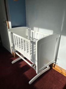 Obaby Gliding wooden Crib