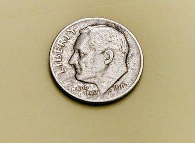 Rare 1967 US Roosevelt Dime with multiple mint errors