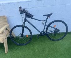 Like new riverside hybrid size large