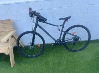 Like new riverside hybrid size large