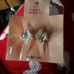 Diamante hair clip in green, clear and pearl