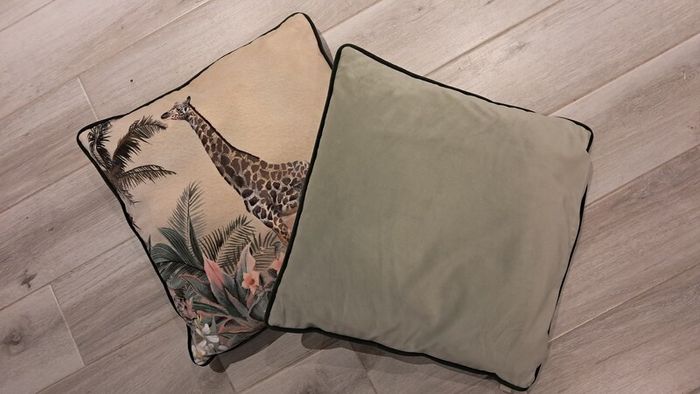 2 x Suede feel Cushions