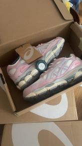 womens pink asics
