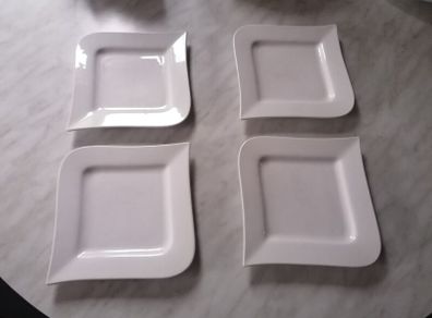 4 Dessert Plates