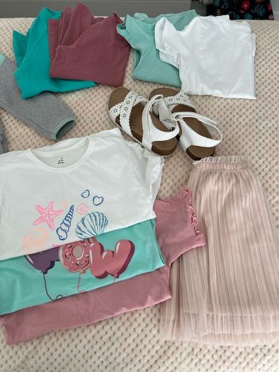 Girls clothes 8-9 size, collection tonight