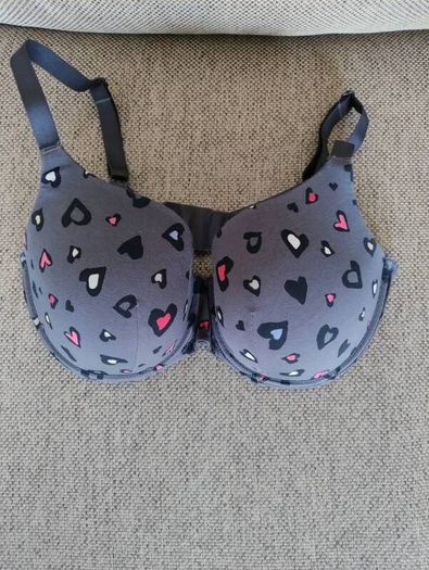 Marks and Spencer Bra 36D in excellent condition with no issues and never worn FREE STANDARD POSTAGE INCLUDED
