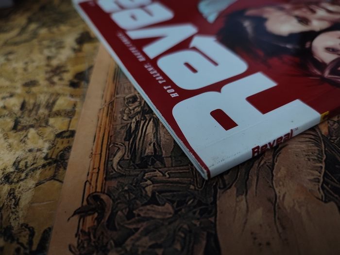 Reveal ! Graphic Novel ! by Scott Lobdell ! 2003 ! by Dark Horse Comics !