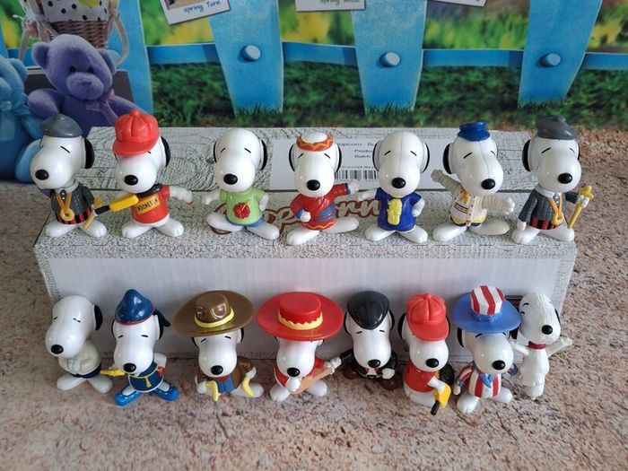 Bundle of Snoopy Dog mini toys M103