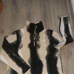 4th arq sweater