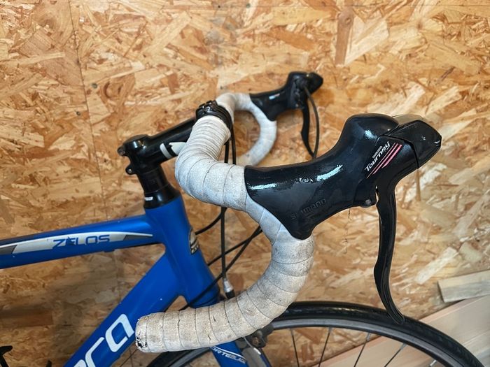 Carrera Zelos road bike