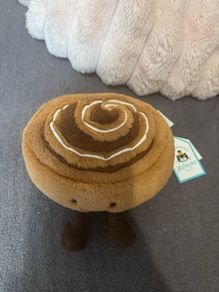 jellycat cinnamon roll