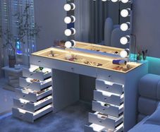 hollywood make up table