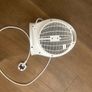 Heating and cooling fan Image 3