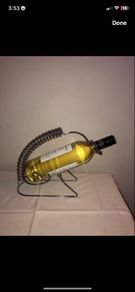Wine bottle holder