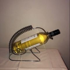 Wine bottle holder
