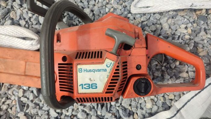 Husqvarna 136