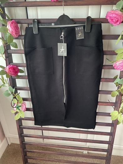 skirt Bnwt black pencil skirt size 12 front zipped detail