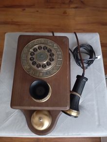 Wall telephone