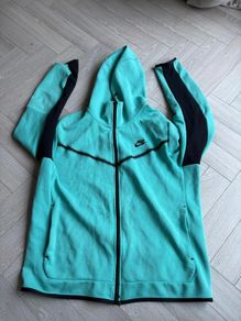 Nike tech