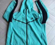 Nike tech