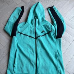 Nike tech