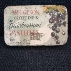 Vintage Glycerine & Blackcurrant Pastilles Tin