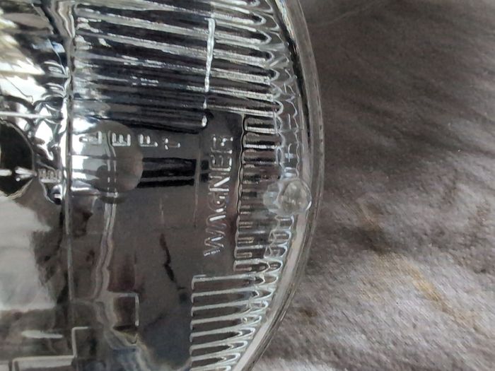 Wagner 7" sealed beam 12 volt headlamp
