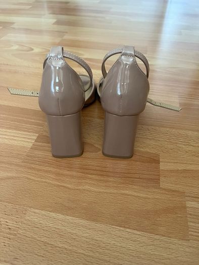 ladies sandals