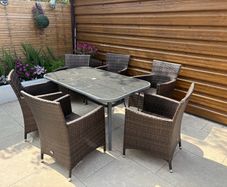 Garden Top glass table and x6 wicker chairs