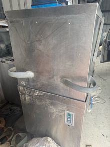 winterhalter hood dishwasher