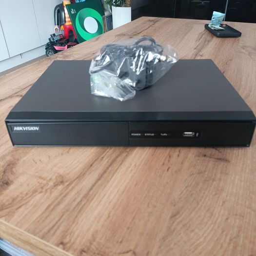 Hikvision Ds-7216huhi K2 Turbohd Dvr  Black 2 Tb
