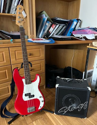 Fender Squier P Bass & Stagg 40w Bass Amp