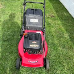 Briggs & Stratton lawnmower for spares or repair