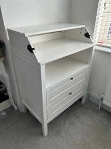 Baby changing unit
