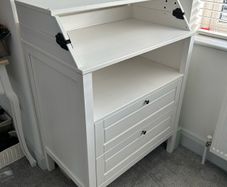 Baby changing unit