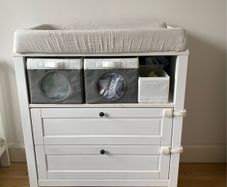 baby change table
