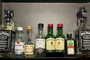 Hennessy Cognac Gin vodka whiskey empty mini Bottle Hennessy Cognac absolut vodka belveder gin Bombay whiskey Jack Daniels belveder paddy powers Jameson bacardi jagermeister Empty Bottles