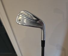 Taylor made p790 2 iron
