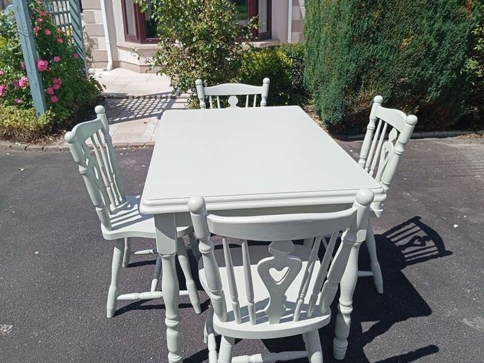 Reduced To sell country style table and chairs