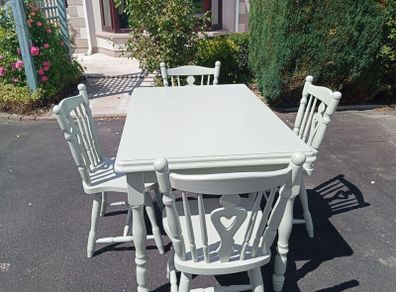 Reduced To sell country style table and chairs