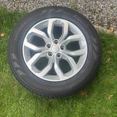 Genuine Land Rover Discovery 19 inch Alloys with Pirelli Scorpion Tyres. Excellent Tread