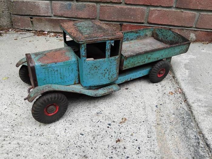 rare blue triang truck