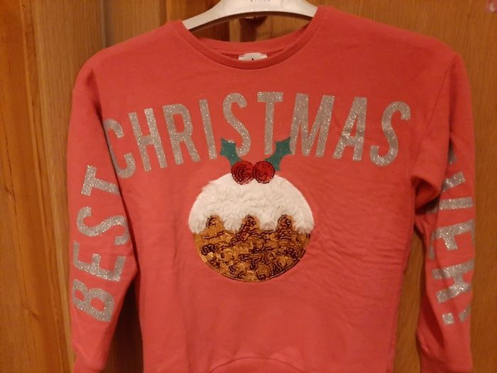 Girls christmas pudding sweater 6-7years