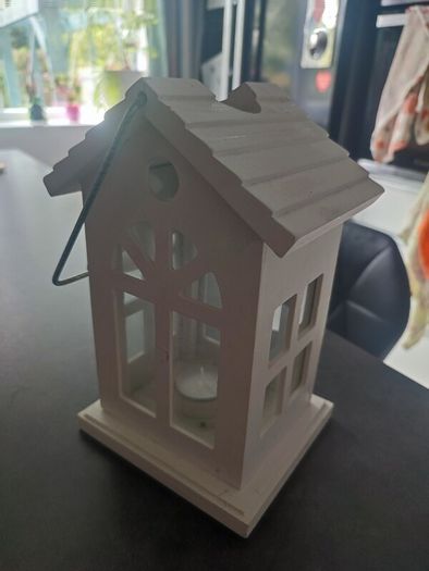 Candle house holder