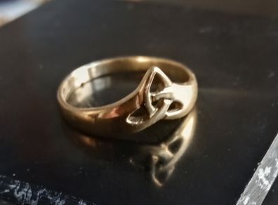 9ct gold Celtic Trinity knot ring size N