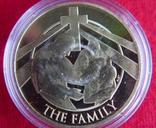 Ireland Welcomes Pope Francis 2018 'The Family and Faith' Gold Plated Medal