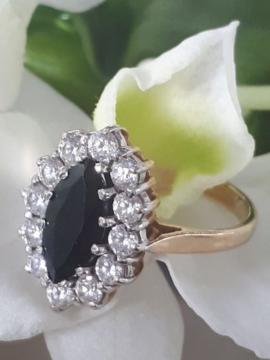 Vintage Gold Sapphire Cluster Ring