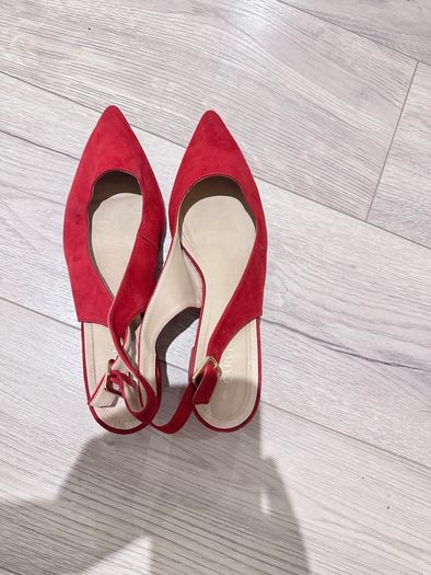 CARVELA red pointed low heels with strap