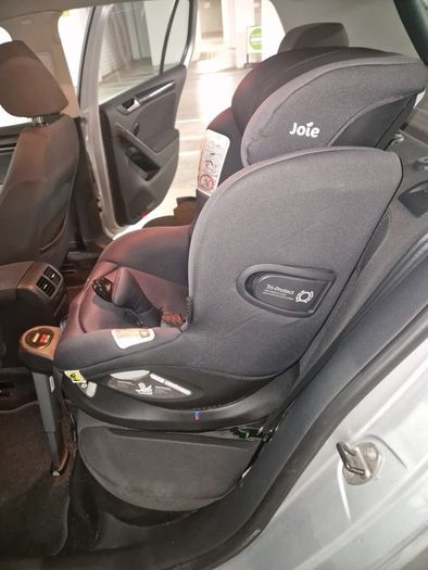 Joie i-Spin 360 child car seat in black