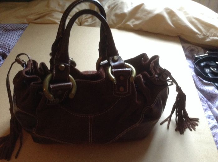 A leather Francesco Biasia handbag